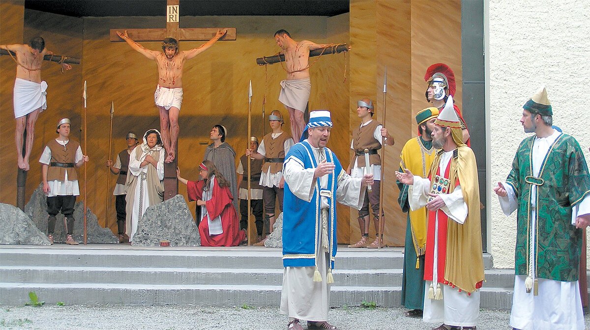 Szene eines Theaterstücks zum Leben Jesu im Freien