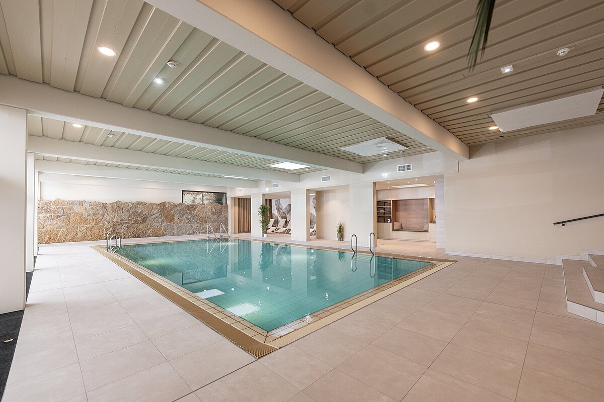 Schwimmbad im Hotel Polisina