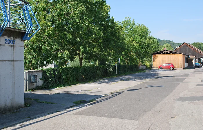 Stellplatz für Wohmobile und Reisebusse vor der Musikhalle in Creglingen.
