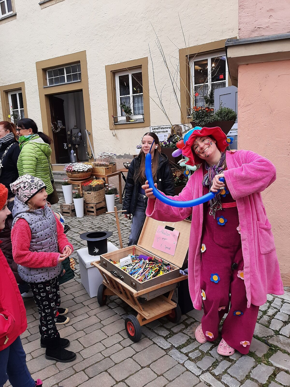 Ballons knoten Ballons knoten auf dem Frühjahrsmarkt in Kleinlangheim