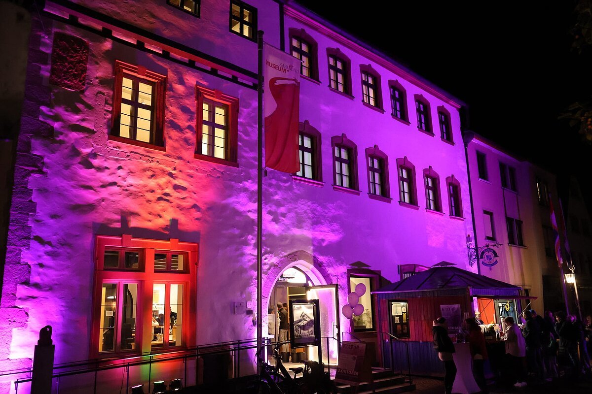 Pink beleuchtetes Haus