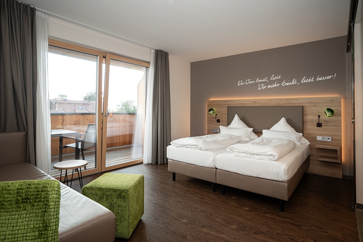 Zimmer im Sonnenhotel Weingut Römmert Doppelzimmer mit Balkon im Sonnenhotel Weingut Römmert